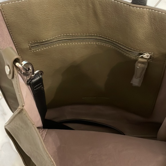 Danielle Nicole Tote - Picture 4 of 8